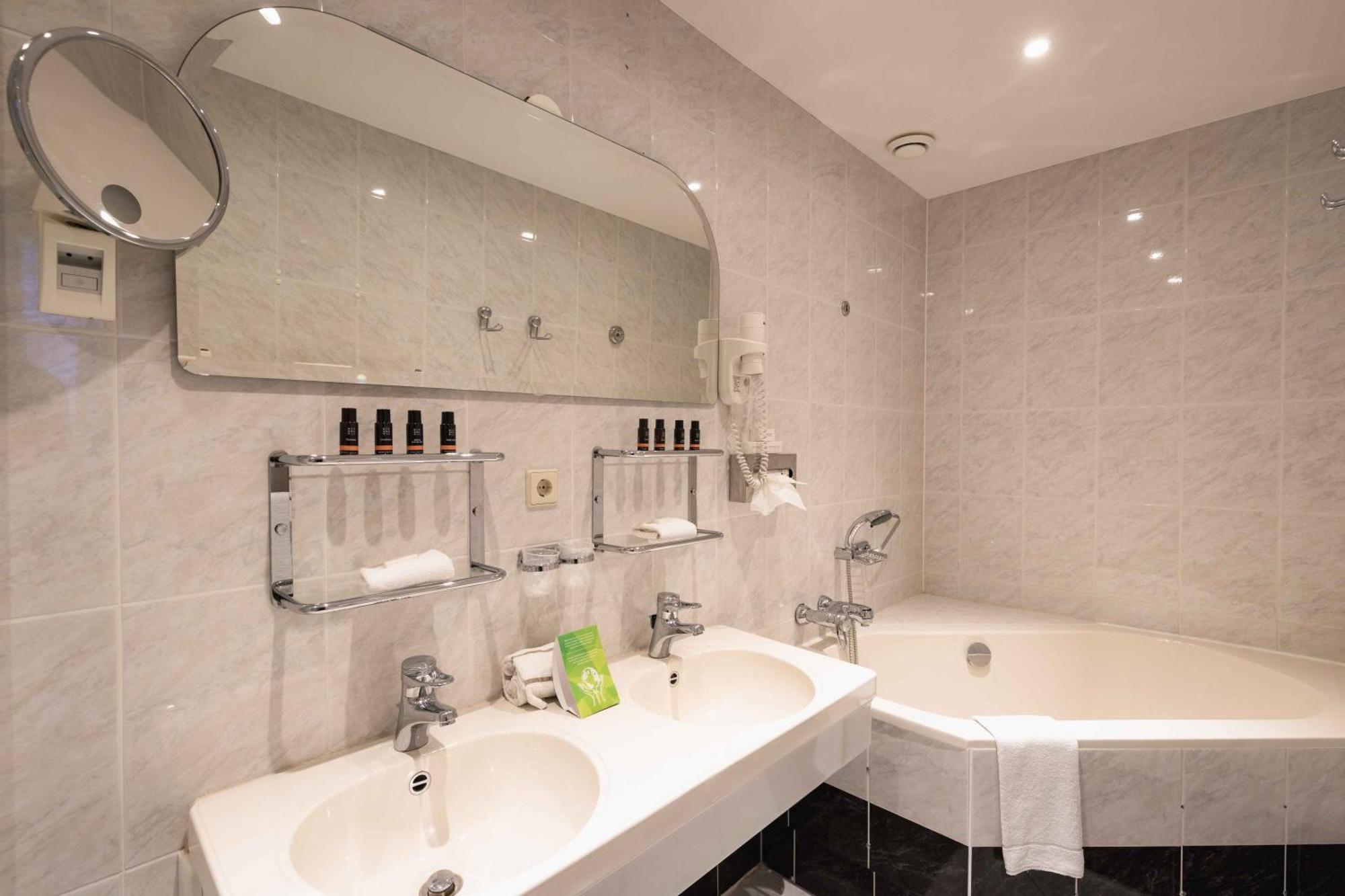 Grand Hotel En Residence De Draak Bergen op Zoom Δωμάτιο φωτογραφία
